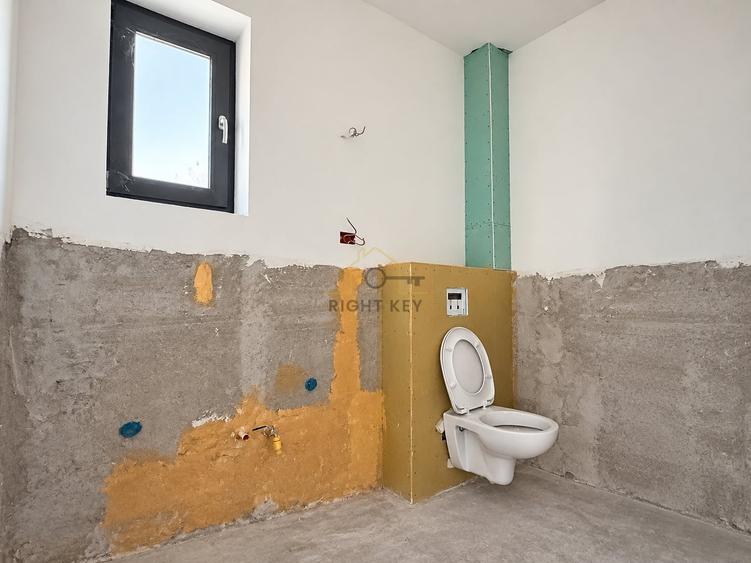Casă individuală cu 4 camere cu Teren 300 Mp în Tunari