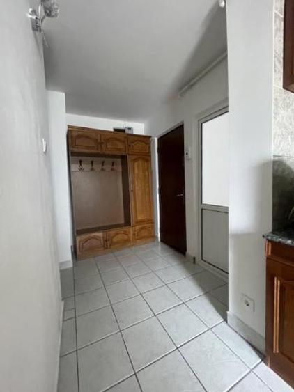 Apartament cu 3 camere decomandat în Tomis III