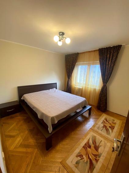 Apartament cu 3 camere decomandat în Rogerius