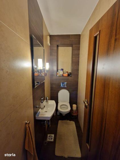 Apartament cu 3 camere, mobilat în Borhanci
