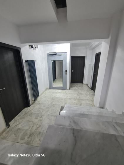 Casă individuală cu 13 camere cu Teren 700 Mp în Central