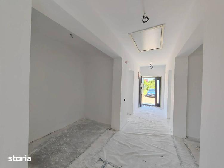 Casă cu 4 camere cu Teren 400 Mp în Crevedia