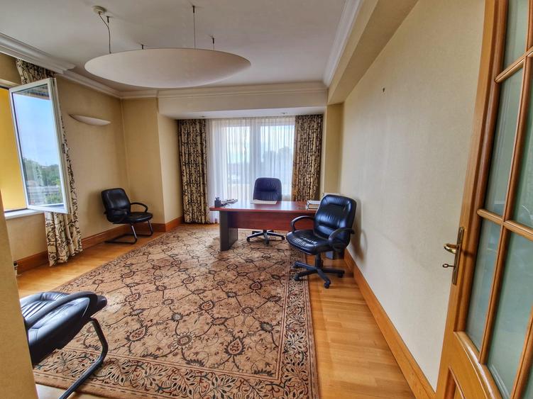 Apartament cu 3 camere decomandat, mobilat în Aviatorilor