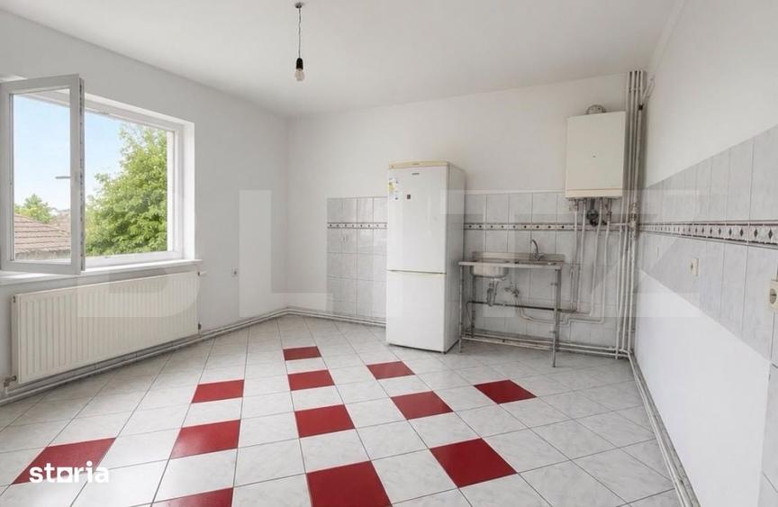 Casă cu 3 camere cu Teren 800 Mp în Central