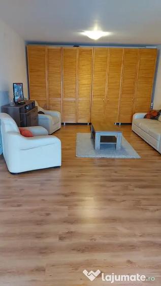 Apartament cu 2 camere semidecomandat în 1 Decembrie