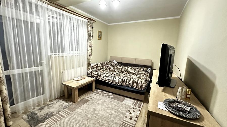 Casă individuală cu 5 camere cu Canalizare în Cetate