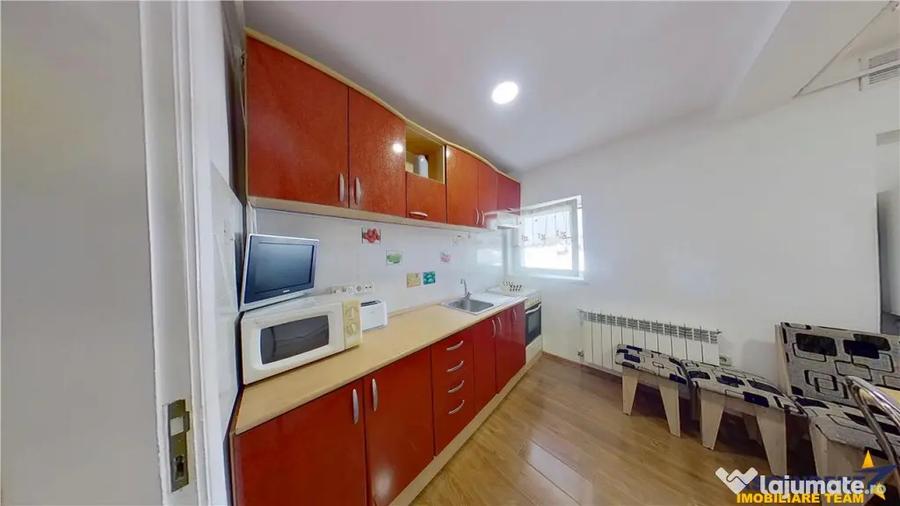 Apartament cu 2 camere nedecomandat în Tractorul