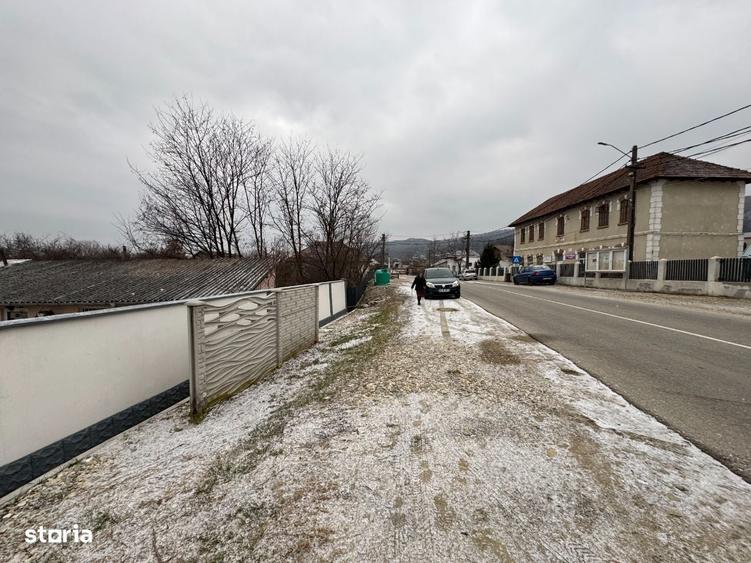 Spațiu comercial, de 300 mp, în Băjești