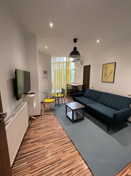 Apartament cu 4 camere decomandat, mobilat în Unirii