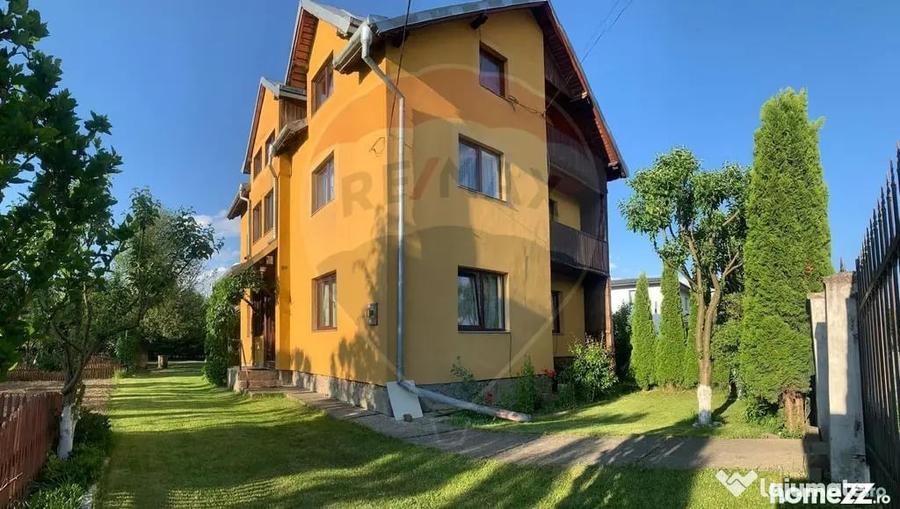 Casă cu 3 camere cu Teren 861 Mp în Central
