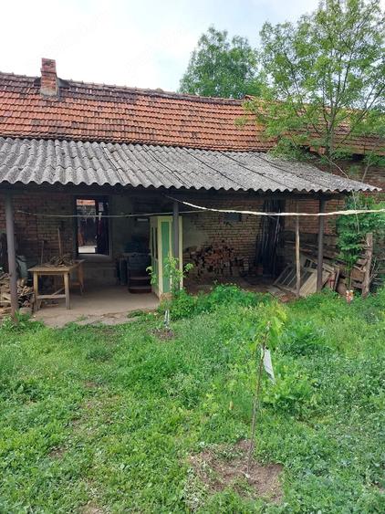 Casă cu 5 camere cu Teren 500 Mp în Petnic