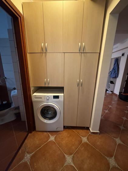 Apartament cu 3 camere decomandat în Florești