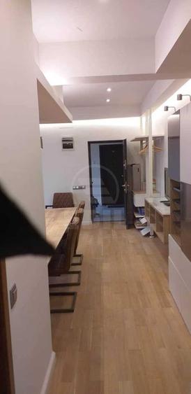 Apartament cu 3 camere decomandat în Florești