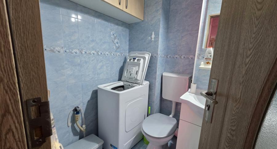 Apartament cu 2 camere decomandat, mobilat în Dâmbovița