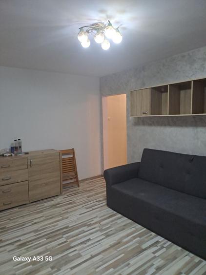 Apartament cu 2 camere semidecomandat în Republicii