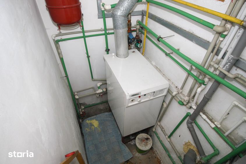 Casă cu 8 camere cu Teren 137 Mp în Central