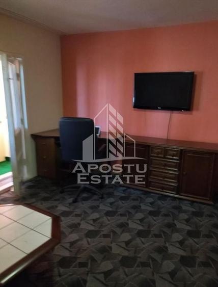 Apartament cu 4 camere decomandat în Soarelui
