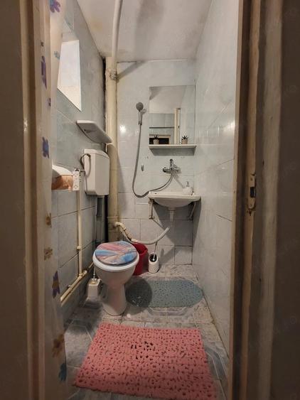 Apartament cu 2 camere semidecomandat în Podu Roș