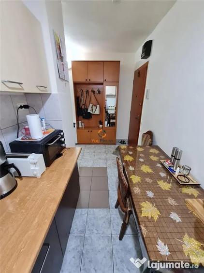 Garsonieră decomandată în Lipovei