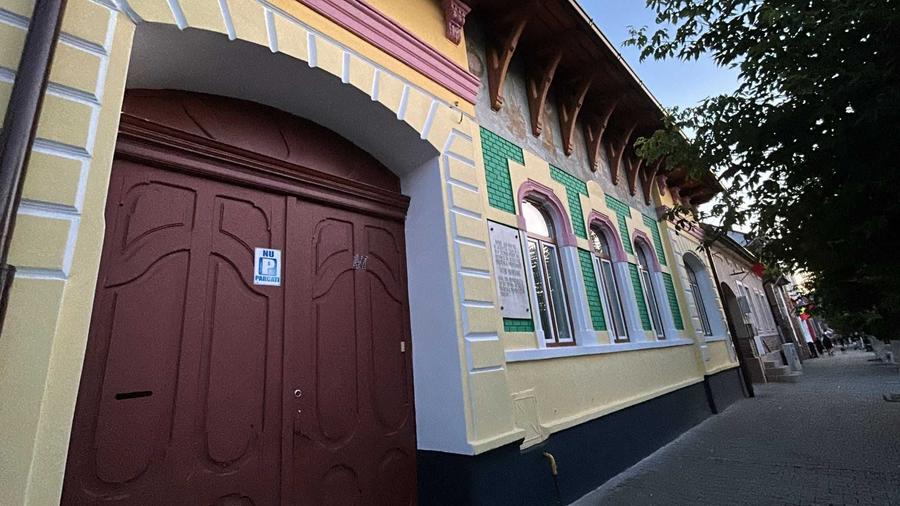 Casă cu 4 camere în Central