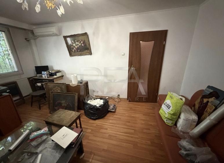 Apartament cu 3 camere semidecomandat, mobilat în Drumul Taberei