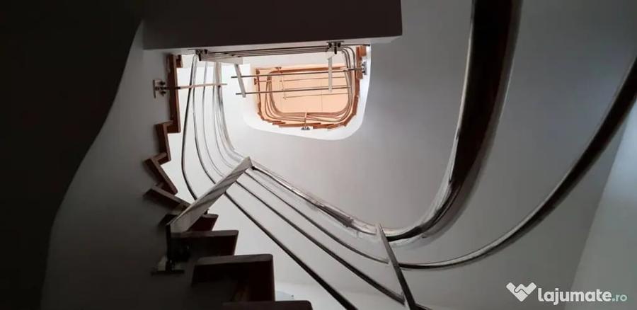 Casă cu 6 camere cu Teren 329 Mp în Trei Stejari