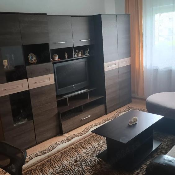 Apartament cu 2 camere decomandat în Florilor