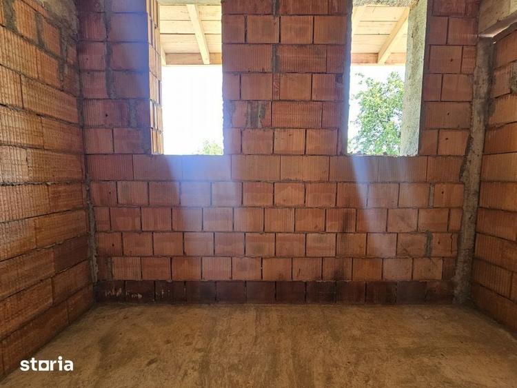 Casă cu 5 camere decomandat cu Teren 800 Mp în Feleacu