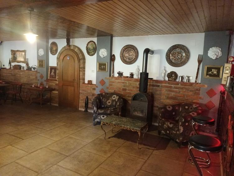 Casă individuală cu 4 camere cu Teren 1200 Mp în Comloșu Mic