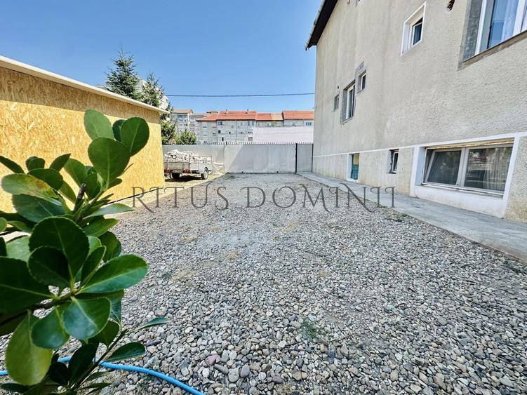 Apartament cu 4 camere, mobilat în Nufărul