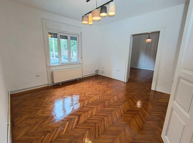 Spațiu comercial, de 95 mp, în P-ța Maria