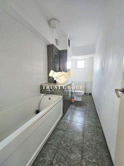 Apartament cu 5 camere decomandat în Victoriei