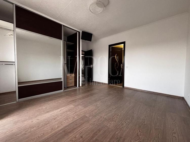 Apartament cu 4 camere semidecomandat în Florești