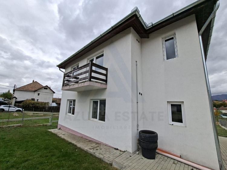 Duplex cu 6 camere cu Canalizare în Exterior Vest