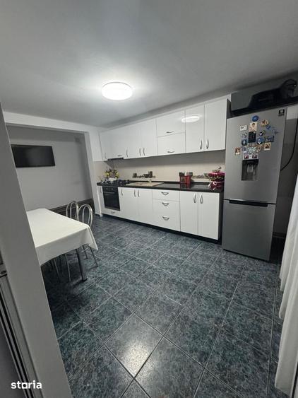 Casă cu 4 camere cu Teren 240 Mp în 9 Mai