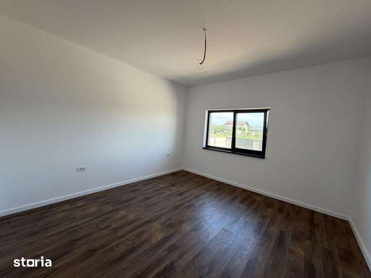 Casă cu 4 camere cu Teren 500 Mp în Clinceni