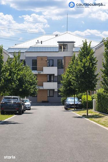 Apartament cu 3 camere decomandat în Titan