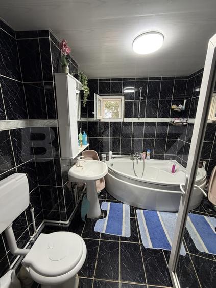 Apartament cu 4 camere decomandat, mobilat în