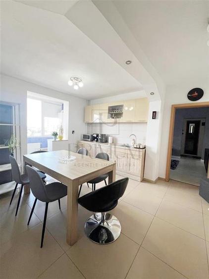 Apartament cu 3 camere semidecomandat, mobilat în Circumvalațiunii