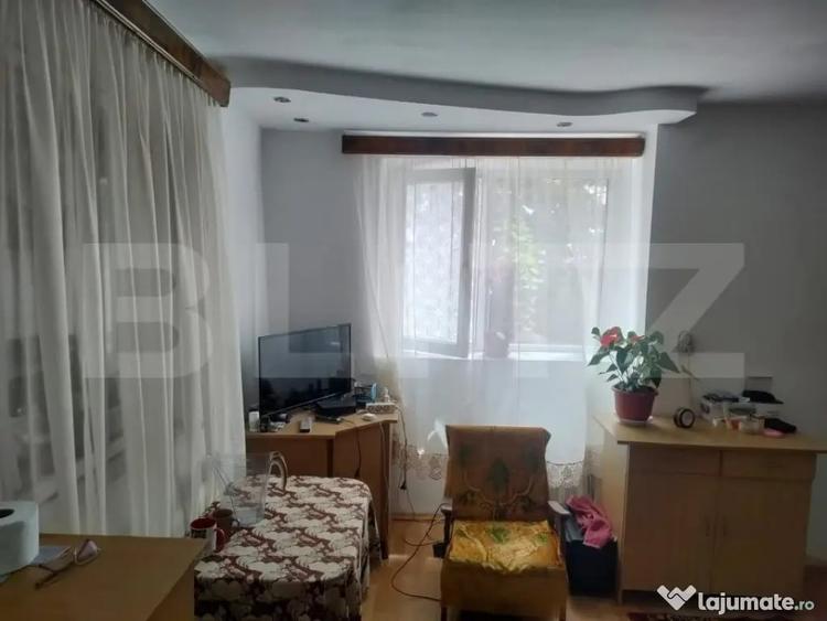 Casă cu 4 camere cu Teren 2190 Mp în Siret