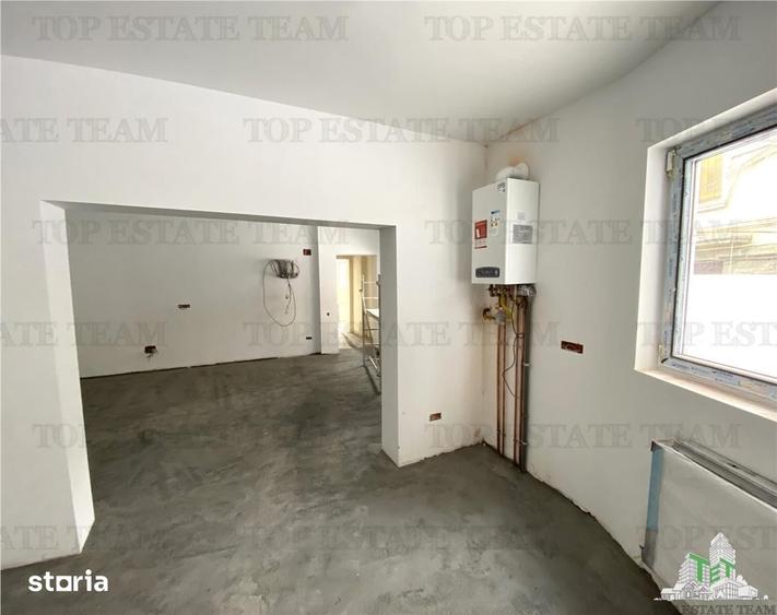 Casă cu 5 camere cu Teren 372 Mp în Dacia