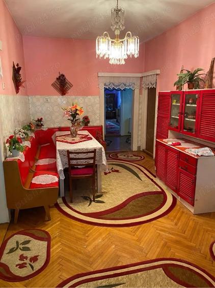 Casă cu 5 camere în Tărlungeni