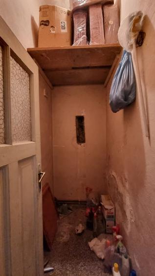 Apartament cu 3 camere semidecomandat în Cantemir