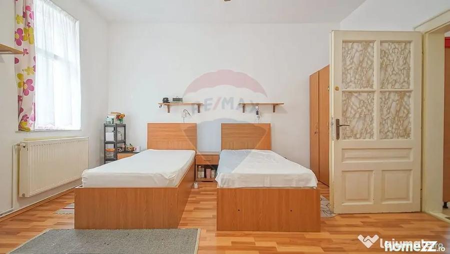 Casă cu 3 camere cu Teren 290 Mp în Central