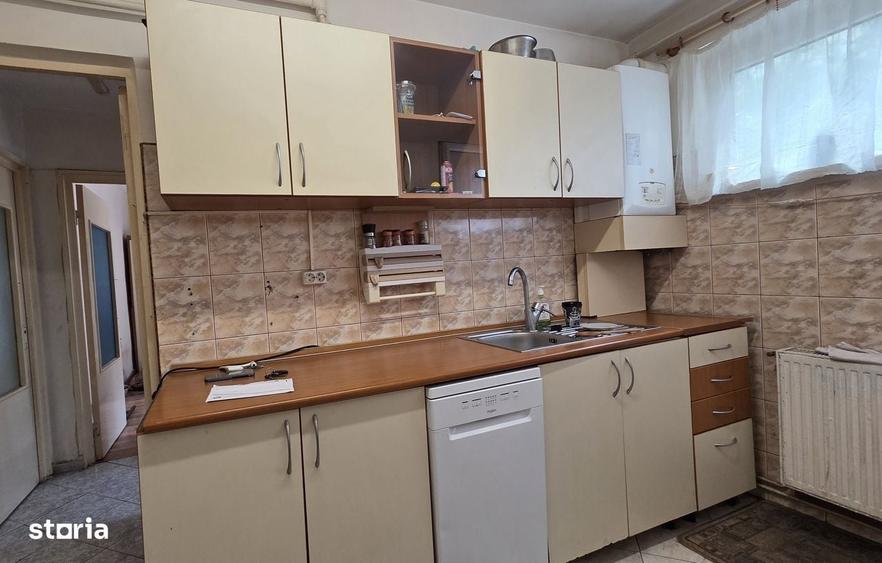 Vand apartament 2 camere decomandate Cartier Grigorescu - 1