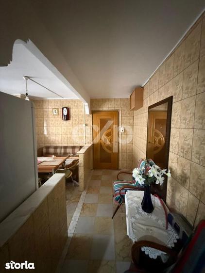 Apartament cu 2 camere semidecomandat, mobilat în Prundu