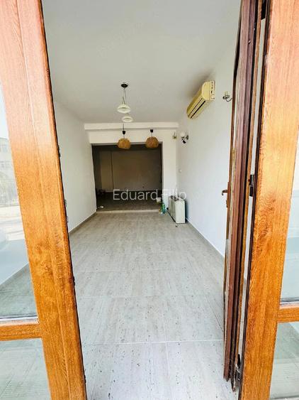 Se vand 2 spatii comerciale si o casa cu doua camere, complet renovate si Inchiriate.