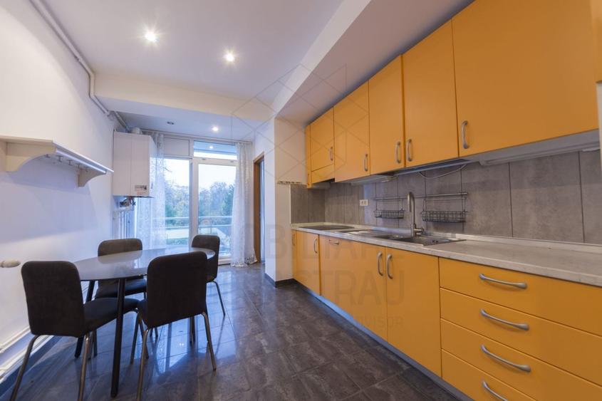 Apartament cu 4 camere semidecomandat, mobilat în Primăverii
