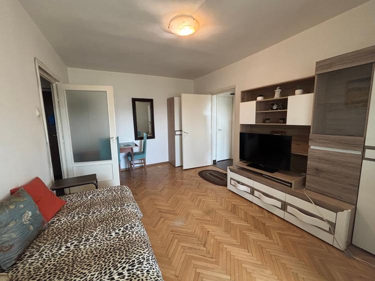 Apartament cu 2 camere semidecomandat în Grivița