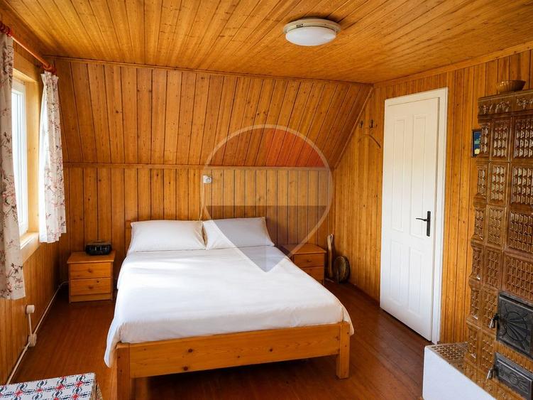 Casă individuală cu 4 camere cu Teren 930 Mp în Valea Ierii